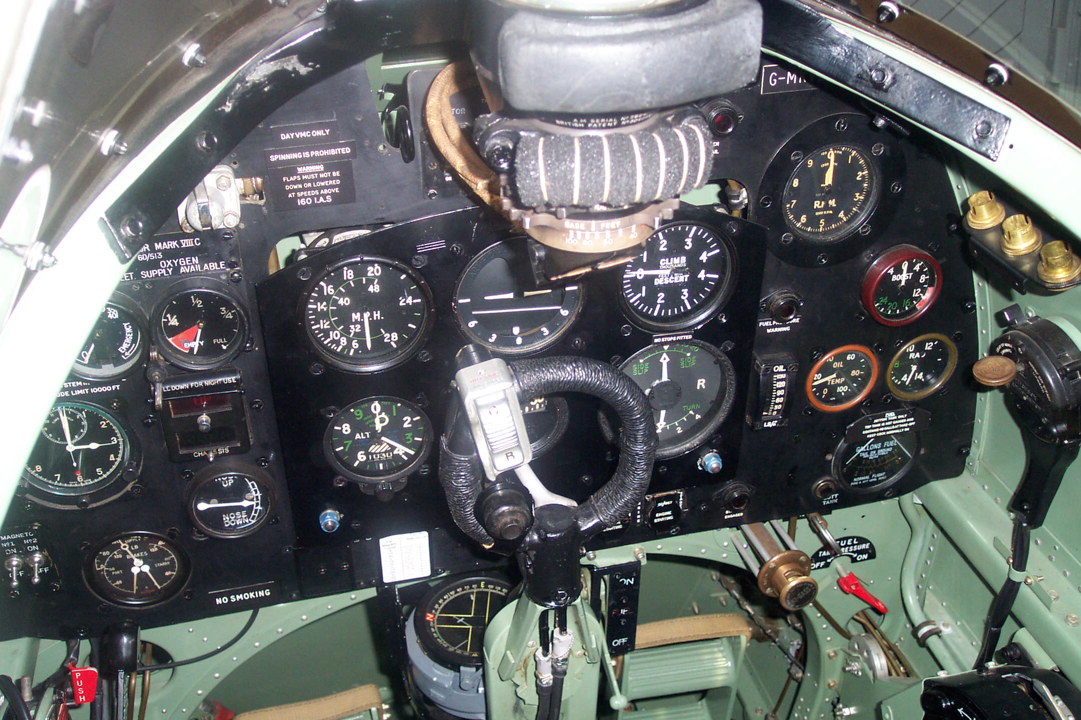 g-mkvb_cockpit_02.2015922191853.jpg